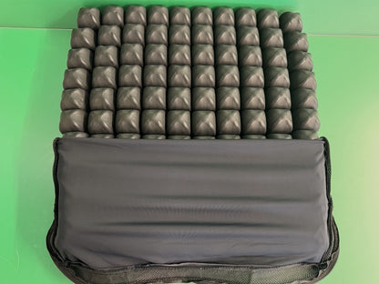 2023 Roho Air Cushion w/ Pump & Cover 18.25" X 18.25" X 4.25" 1R1010C #K923