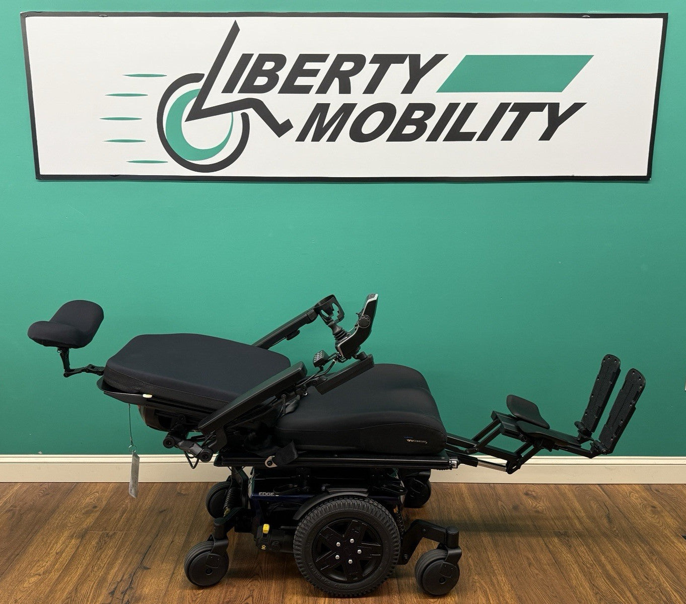 2024 Quantum EDGE 3 Wheelchair w/ Power Tilt,Recline & Footrest 3 miles* #LM7602