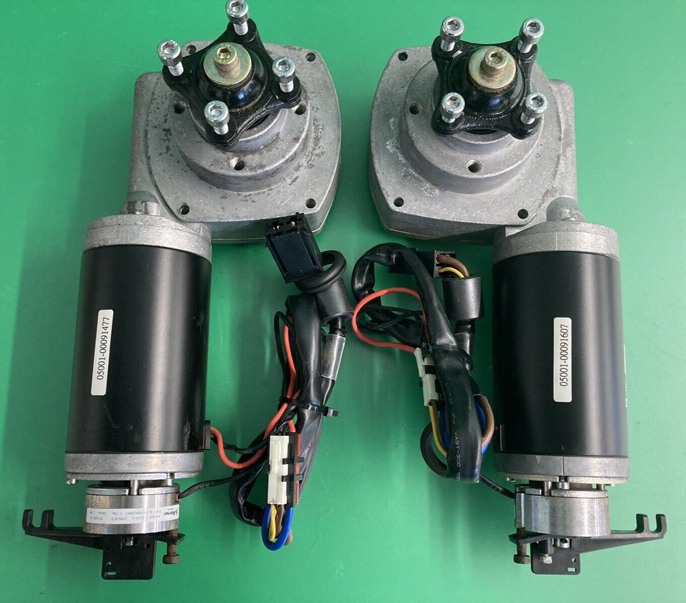 Left & Right Motors for the Permobil C300 Power Wheelchair 313935 / 313934 #J185