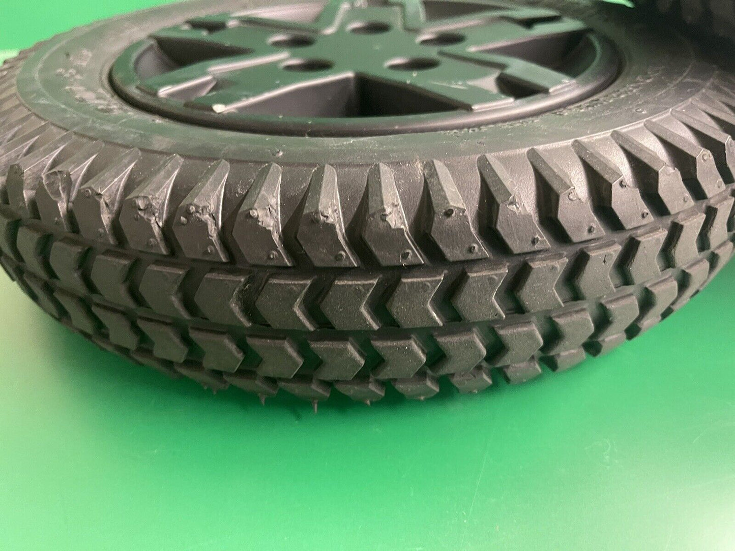 Drive Wheel Assembly for Quantum 4Front & Edge 3 Powerchairs -FULL TREAD* #i321