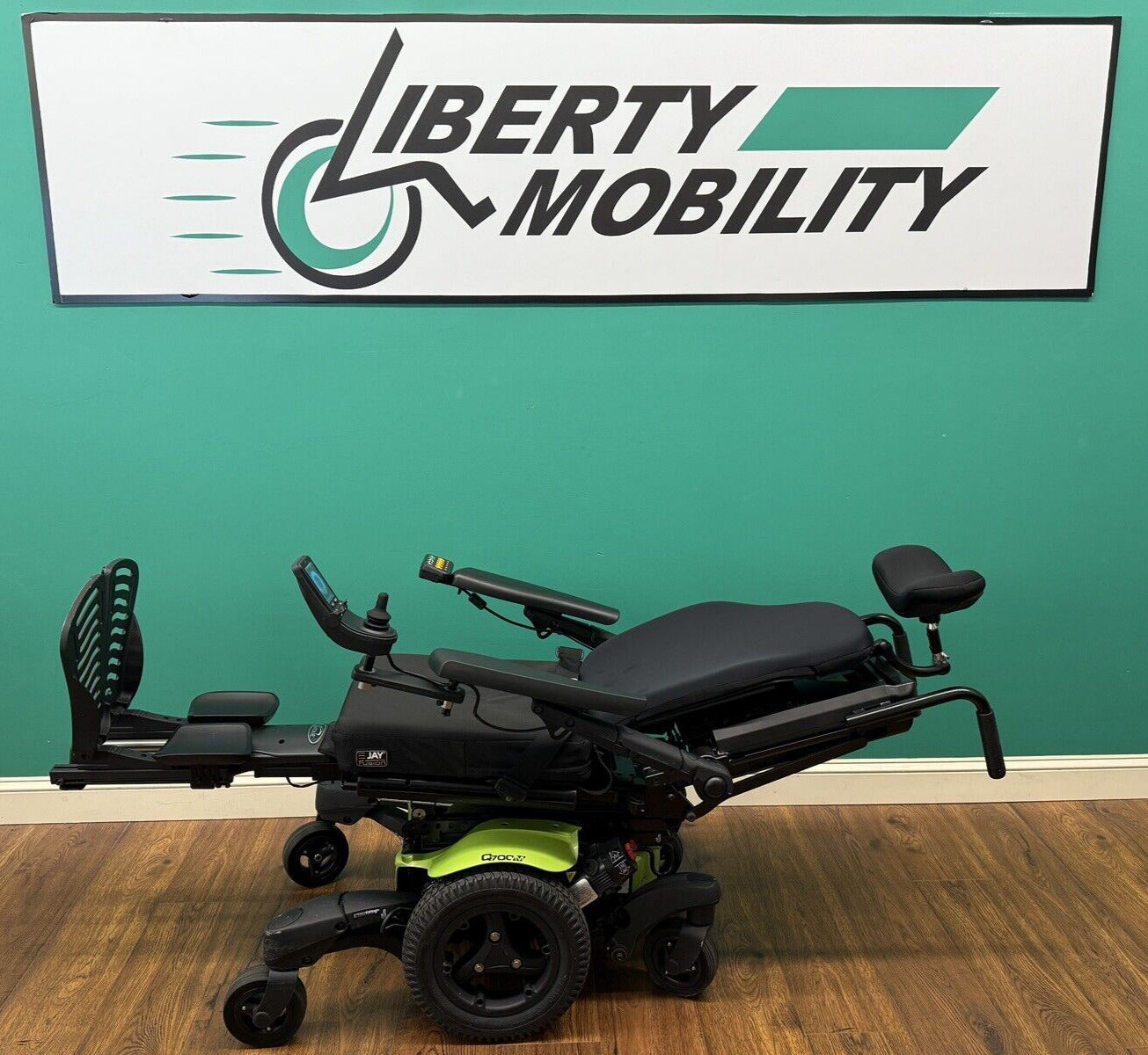 2023 Quickie Q700m w/ Elevate, Tilt, Recline & Power Footrest ~54 Miles* LM7585