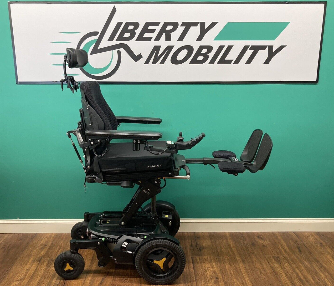 2017 Permobil F3 Wheelchair w/Elevate,Tilt, Recline,Legs ~ ONLY 37 MILES* LM7546