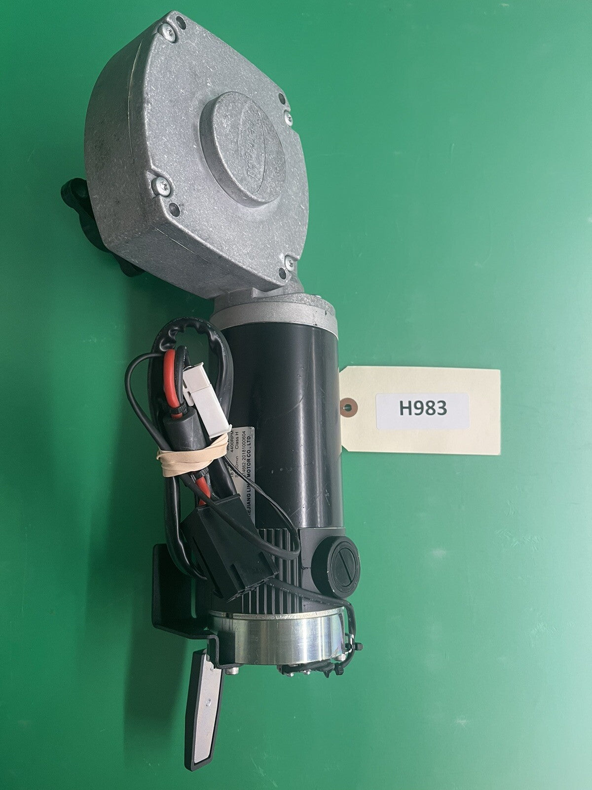Right Motor for the Permobil Wheelchair F3 1831168 - 313934 - 80ZY22-350-A #H983