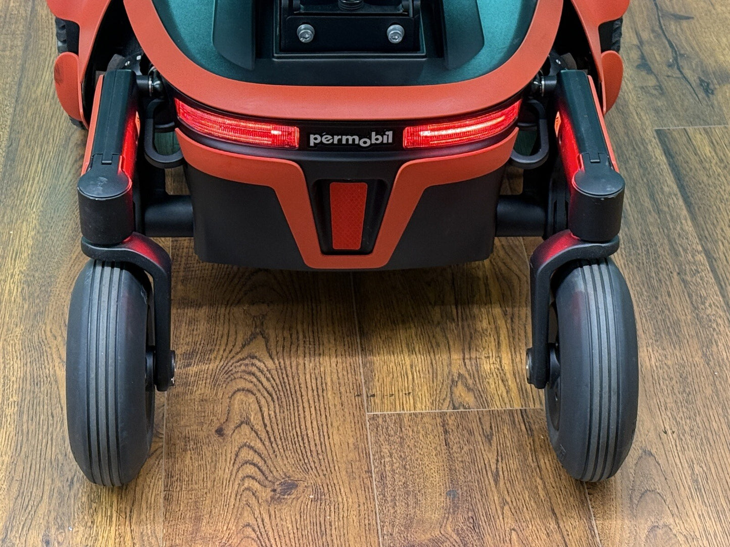2022 Permobil F3 w/ Elevate, Tilt, Recline, Legs & 30° Anterior Tilt 51 Mi #7594