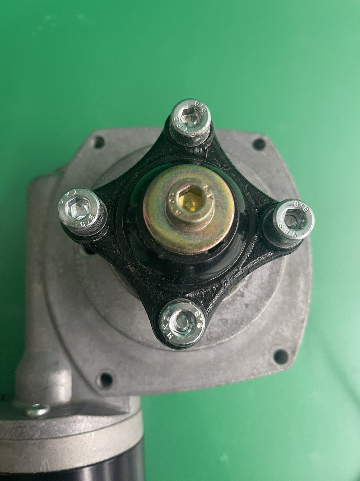Left Motor for the Permobil M300 1826805 - 313934 -80ZY24-350D-B #i085