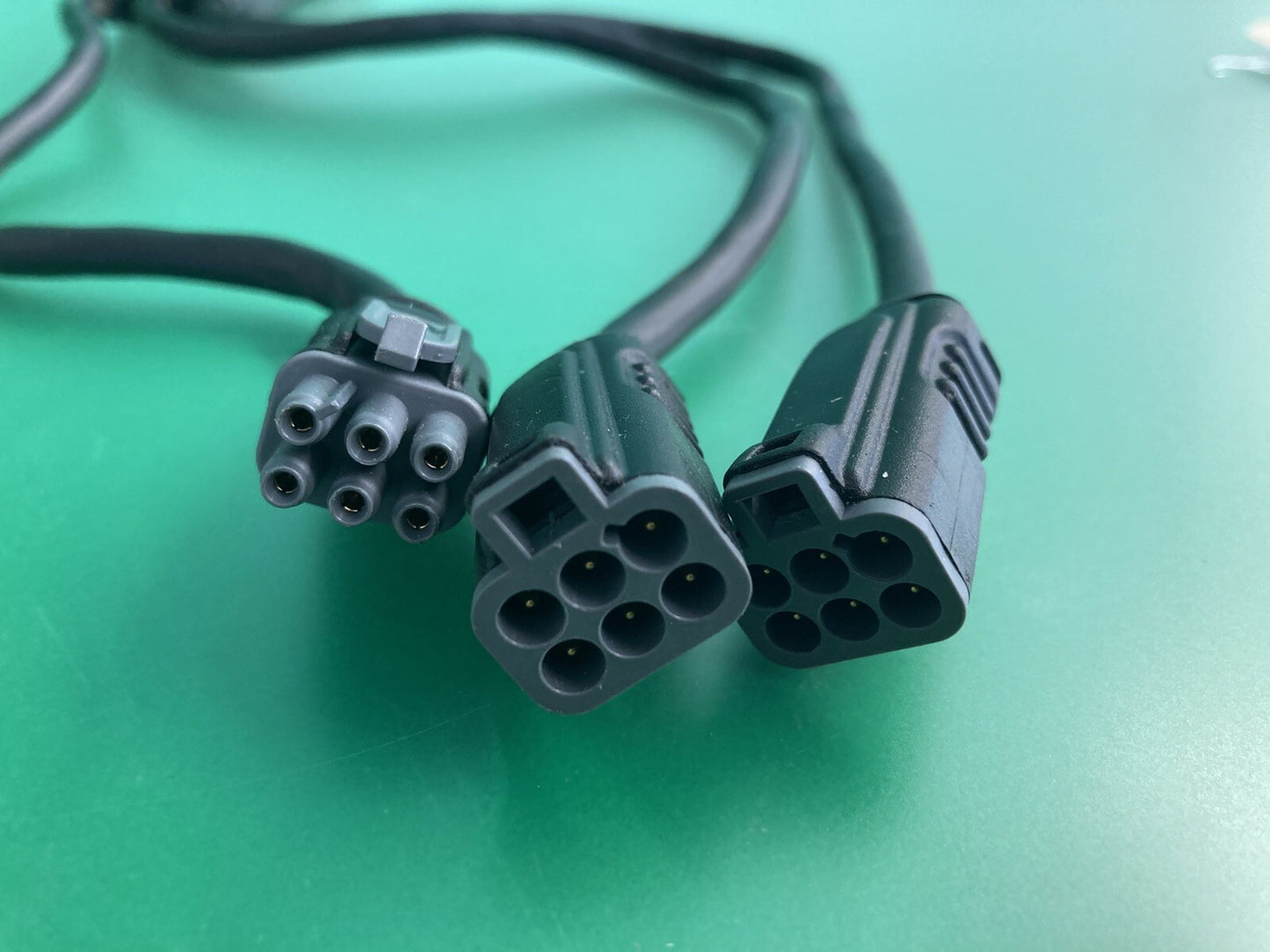QLogic 3 Base Multiplier Cable Splitter for Quantum Power Wheelchairs #K680