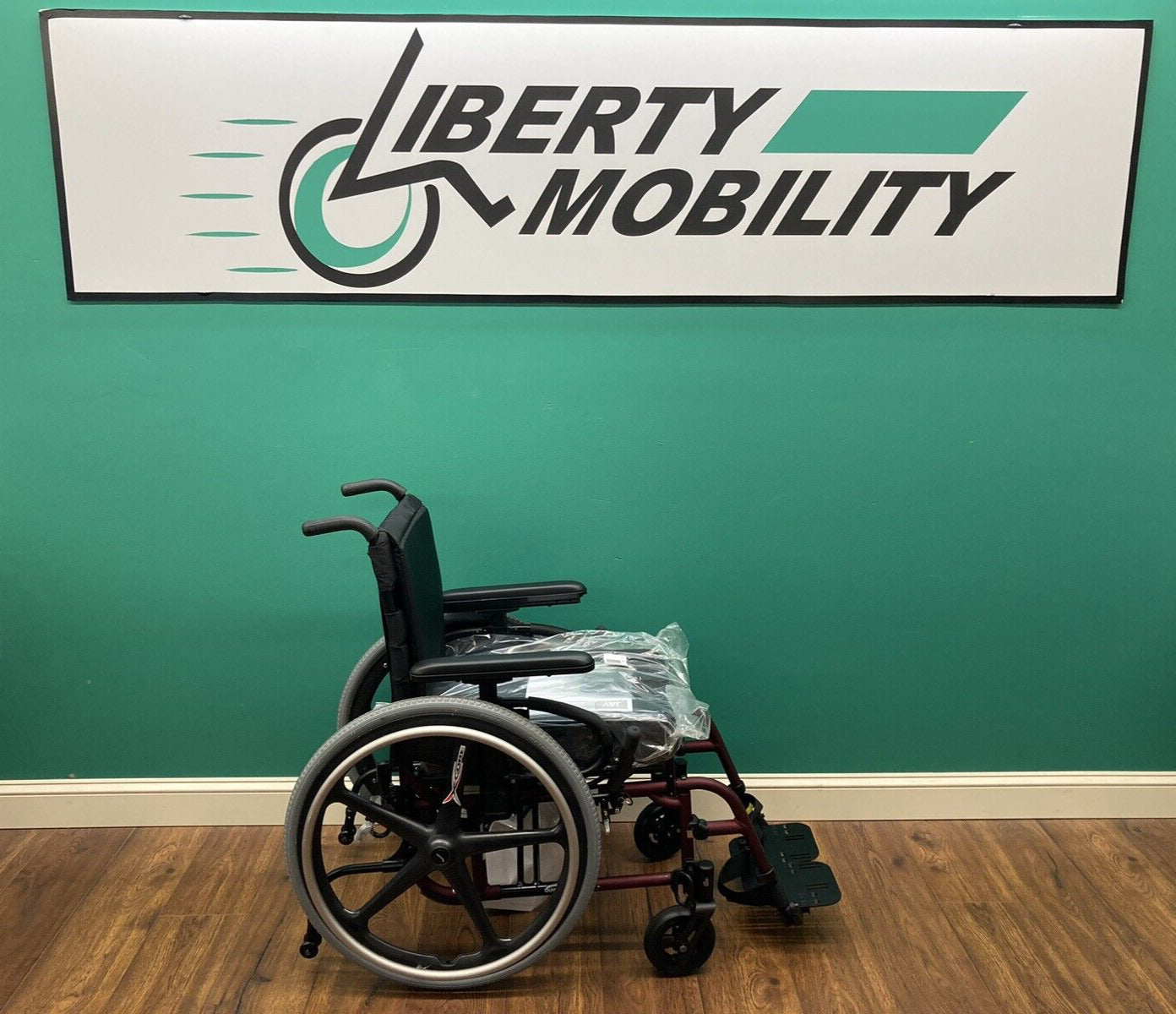 NEW* 2024 Quickie 2 Manual Wheelchair w/ Removable Wheels -Seat: 16" x 19" #7557