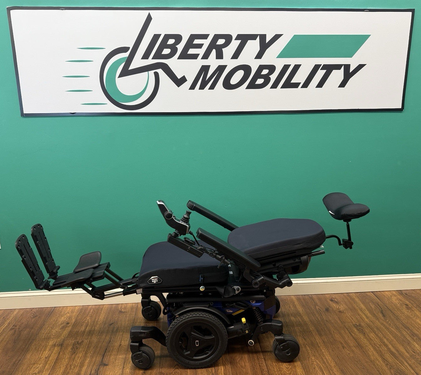 2024 Quantum EDGE 3 Stretto w/ Elevate, Tilt, Recline & Legs ~ Lights* #LM7603