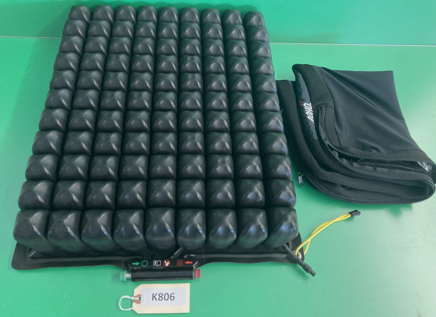 2021 Roho Air Cushion w/ Pump & Cover  17.75" X 20.25"X 4.25" QS911C #K806