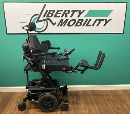 2024 Quantum EDGE 3 Wheelchair -Elevate, Tilt, Recline & Legs 7 miles* #LM7612