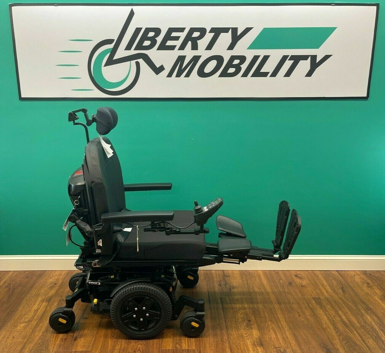 2020 Quantum EDGE 3 Wheelchair w/ Power Tilt & Power Footrest 1.8 miles* #LM7485