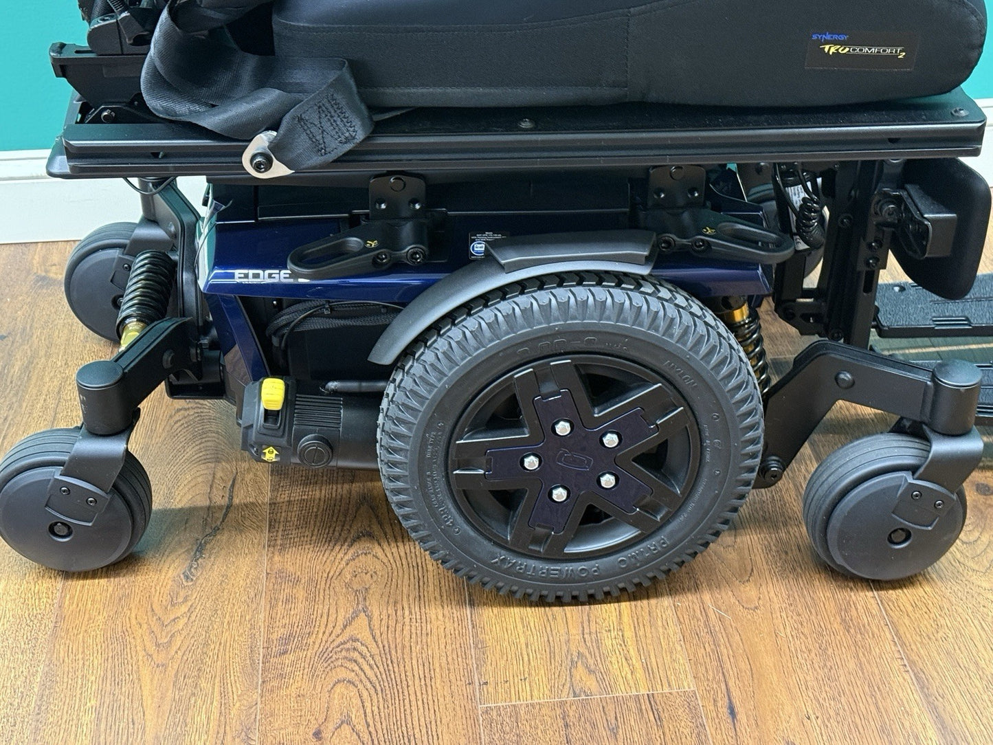 2024 Quantum EDGE 3 Wheelchair w/ Power Tilt,Recline & Footrest 3 miles* #LM7602