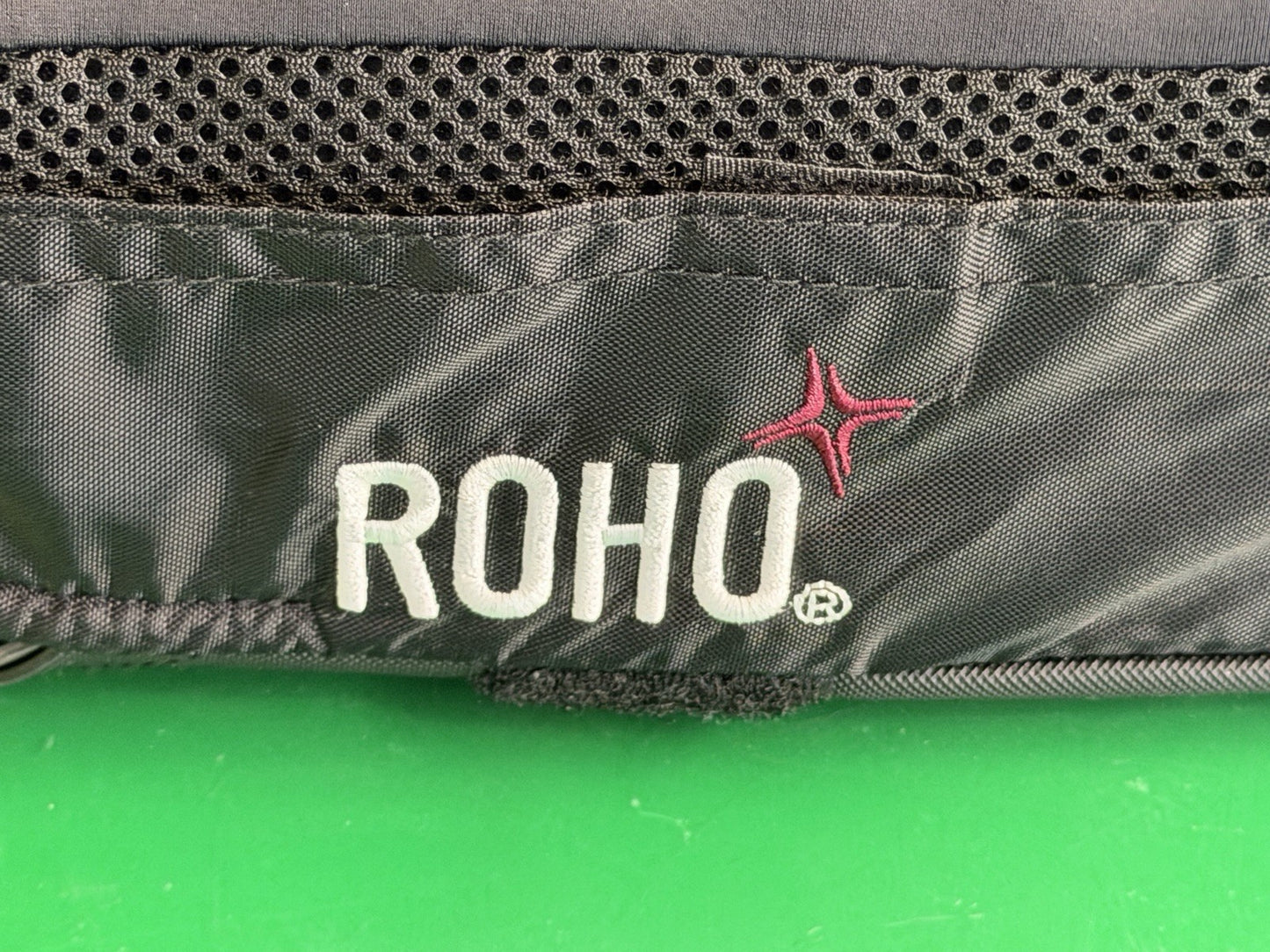 2023 Roho Air Cushion w/ Pump & Cover 18.25" X 18.25" X 4.25" 1R1010C #K923