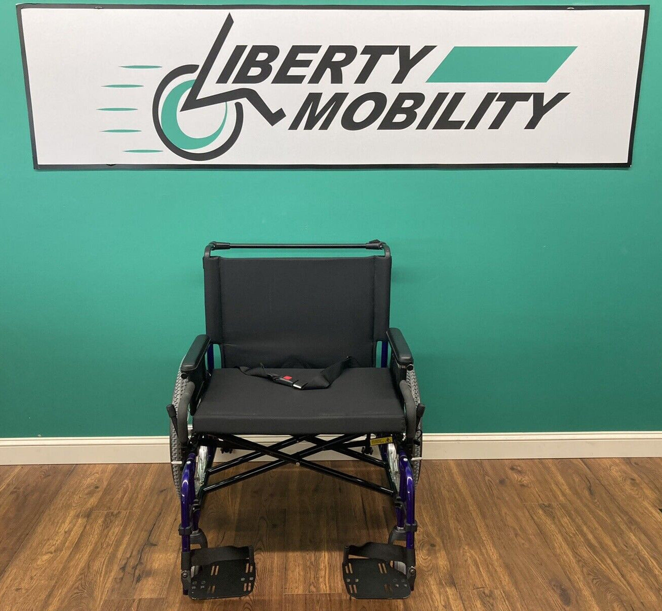 Quickie M6 Bariatric Wheelchair w/ Removable Wheels 27"W x 18"D 650LB Cap #7584