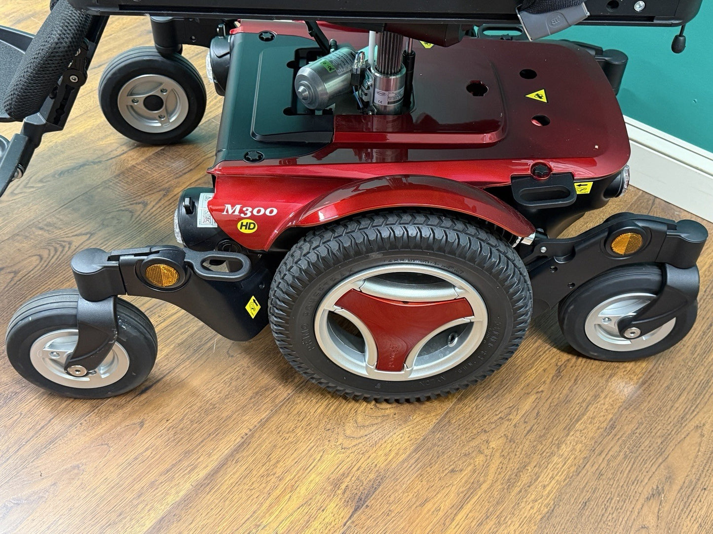 2023 Permobil M300 HD w/Elevate, Tilt, Recline, Legs 450lb cap* 13 Miles* #7615