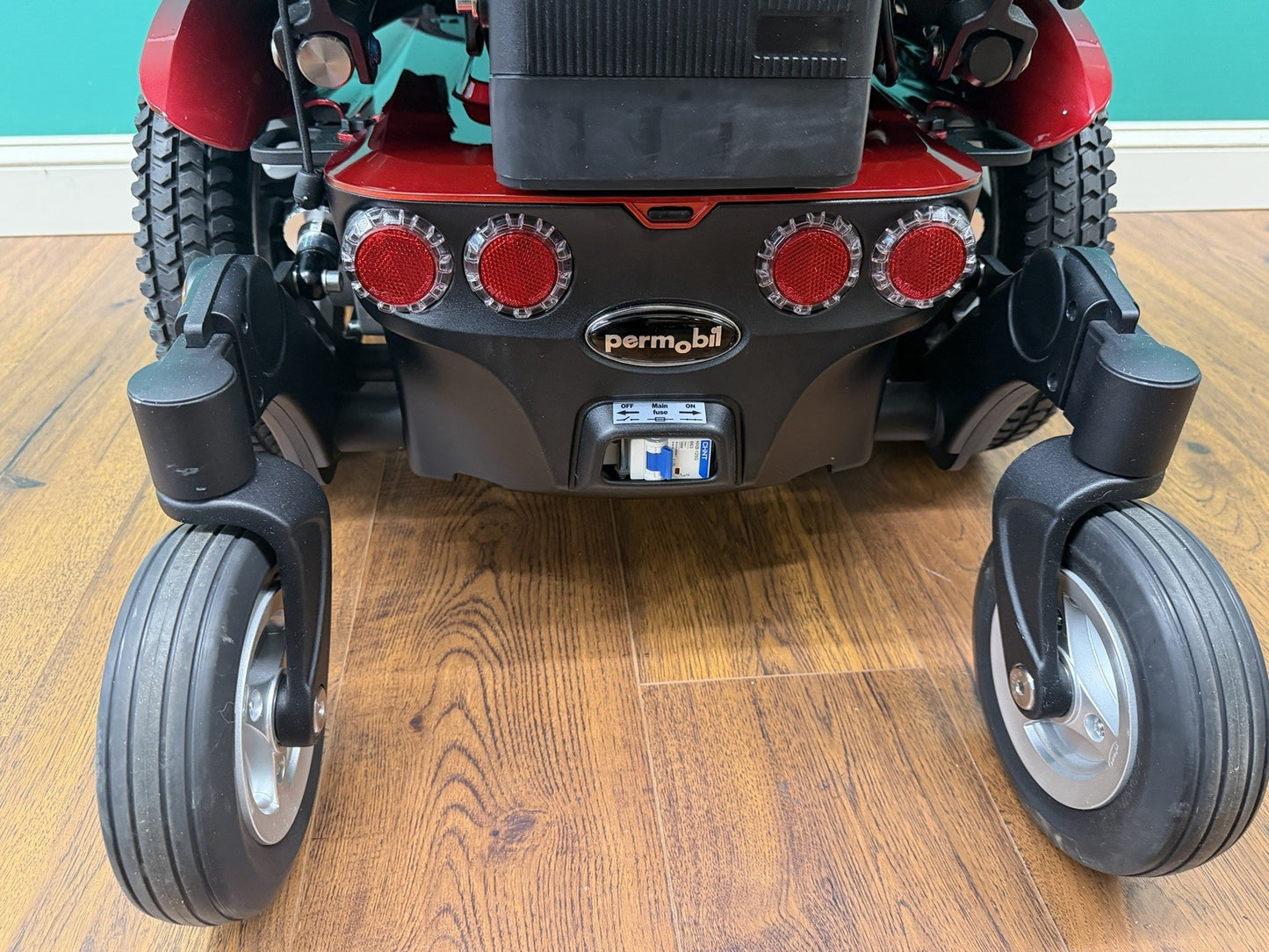 2023 Permobil M300 HD w/Elevate, Tilt, Recline, Legs 450lb cap* 13 Miles* #7615