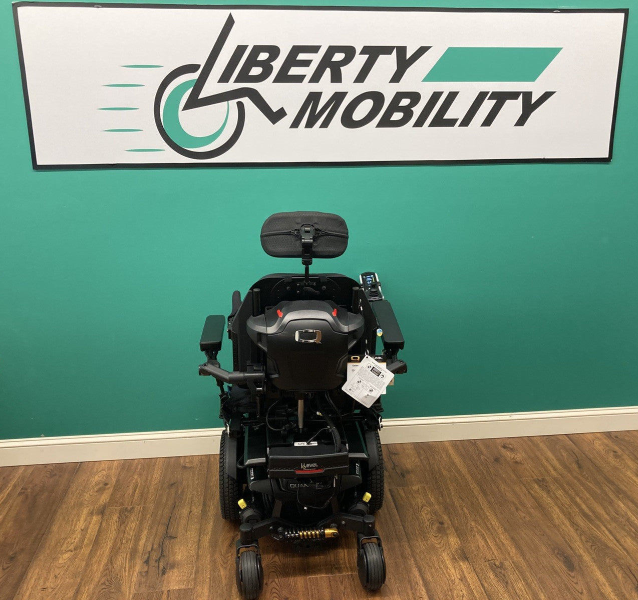 2024 Quantum EDGE 3 Wheelchair -Elevate, Tilt, Recline & Legs 7 miles* #LM7612