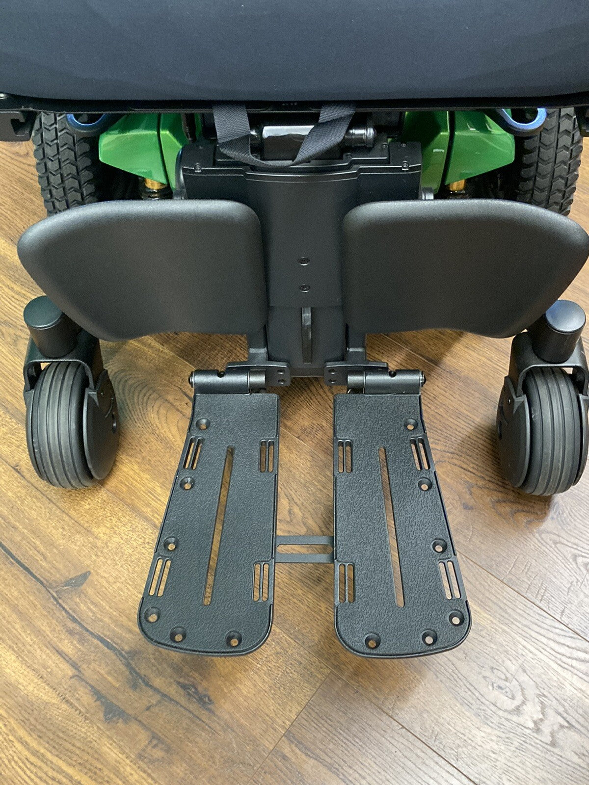 2020 Quantum EDGE 3 Wheelchair w/ Power Tilt,Recline & Footrest 0 miles* #LM7576
