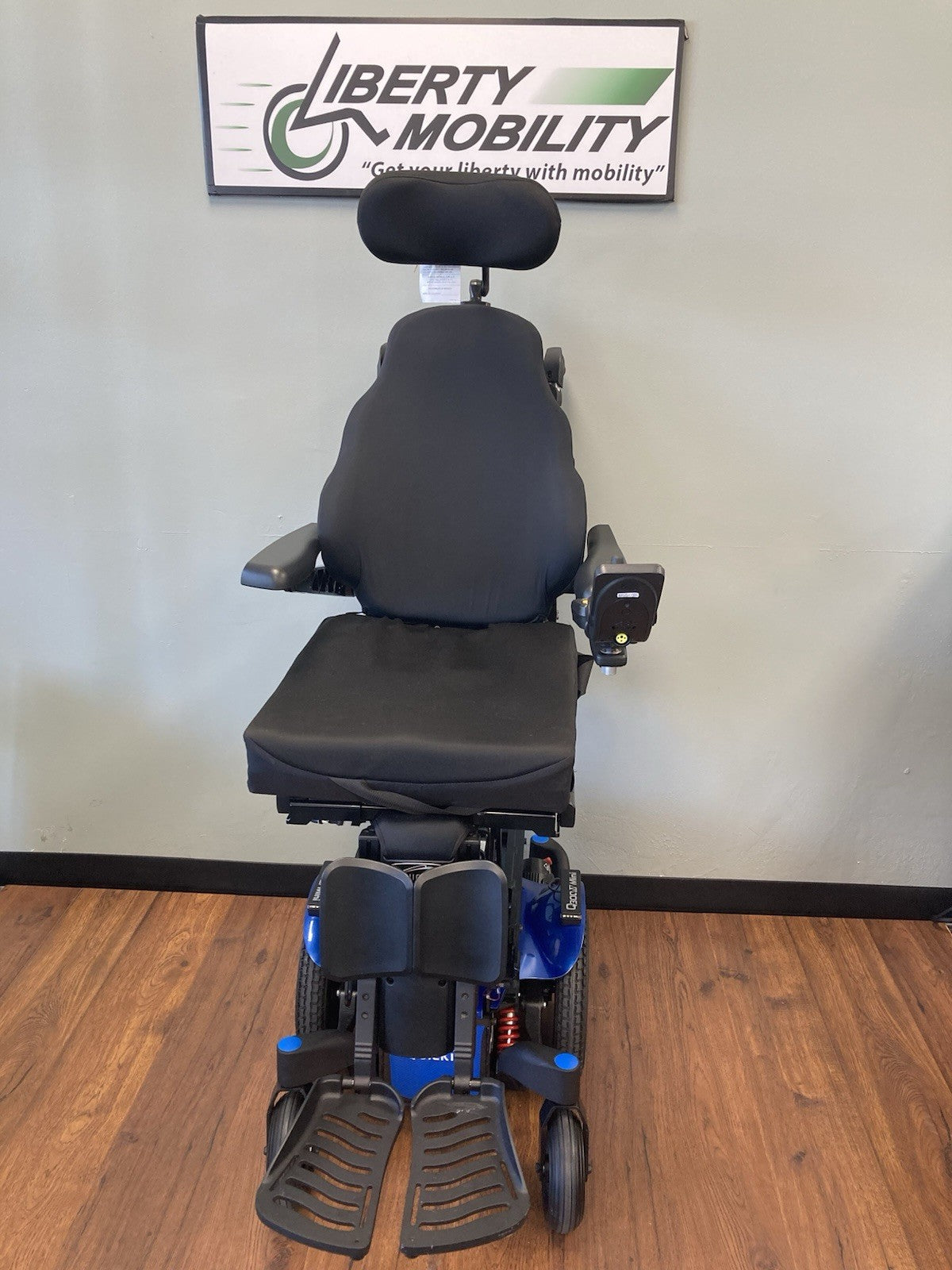 2025 Quickie Q300m Mini w/ Tilt, Elevate, Recline & Footrest ~4 Miles* #7627