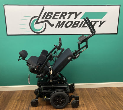 2024 Quantum EDGE 3 Wheelchair -Elevate, Tilt, Recline & Legs 7 miles* #LM7612