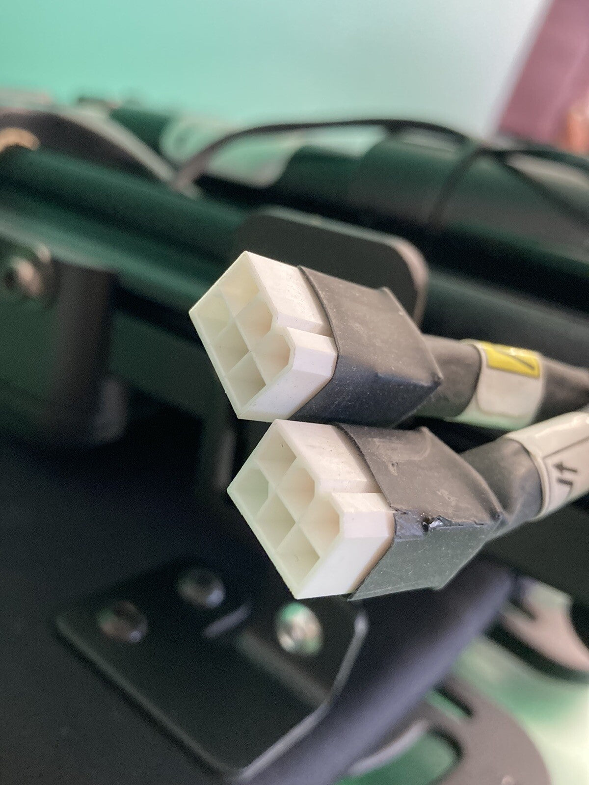 Quickie QM-710 Center Mount Power Elevating & Articulating Footrest #J546