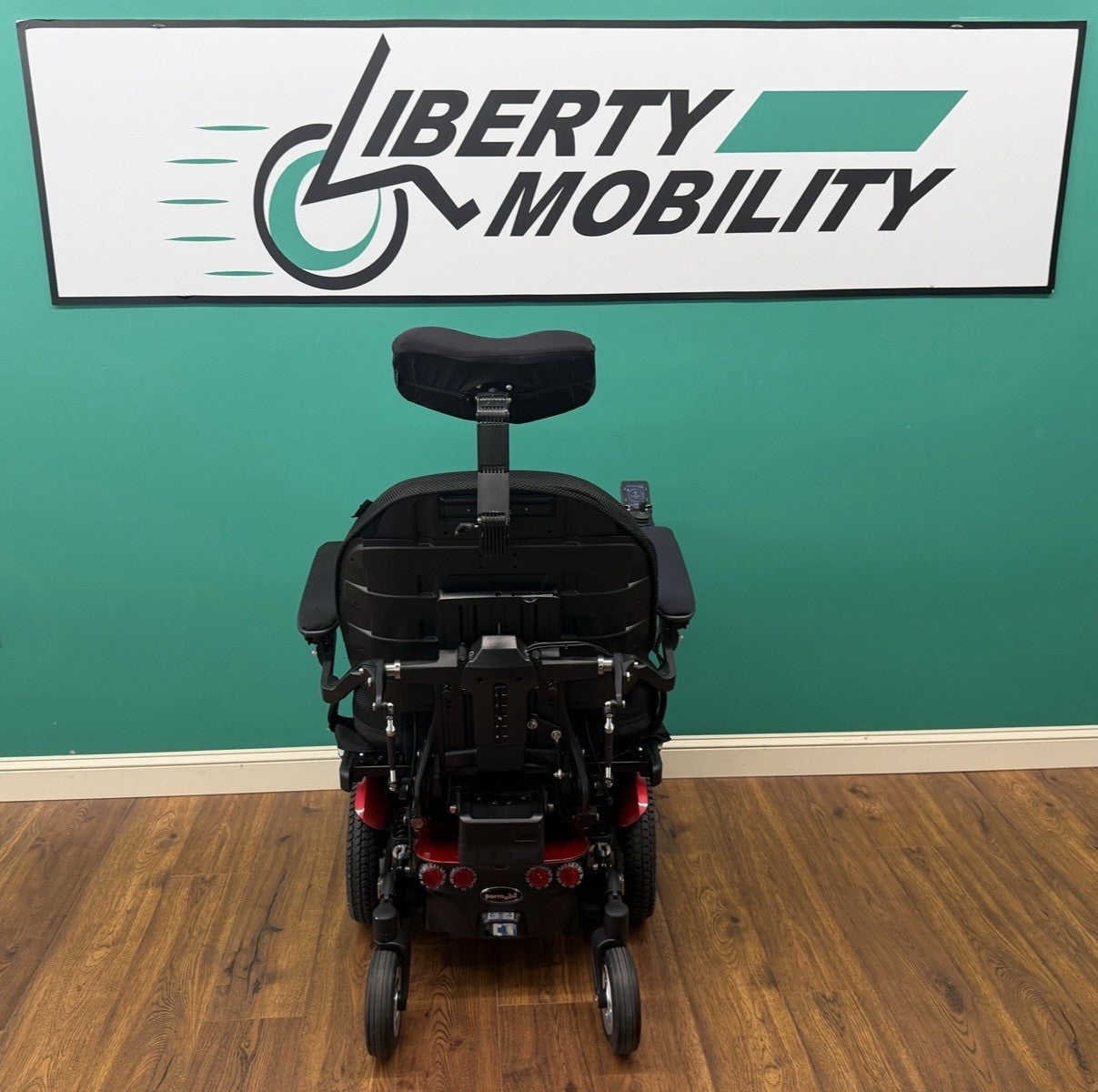 2023 Permobil M300 HD w/Elevate, Tilt, Recline, Legs 450lb cap* 13 Miles* #7615