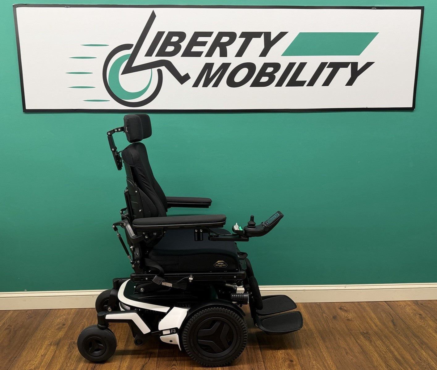 2024 Permobil F3 Wheelchair w/ Power Elevate,Tilt,Recline,Legs LIGHT KIT* LM7616