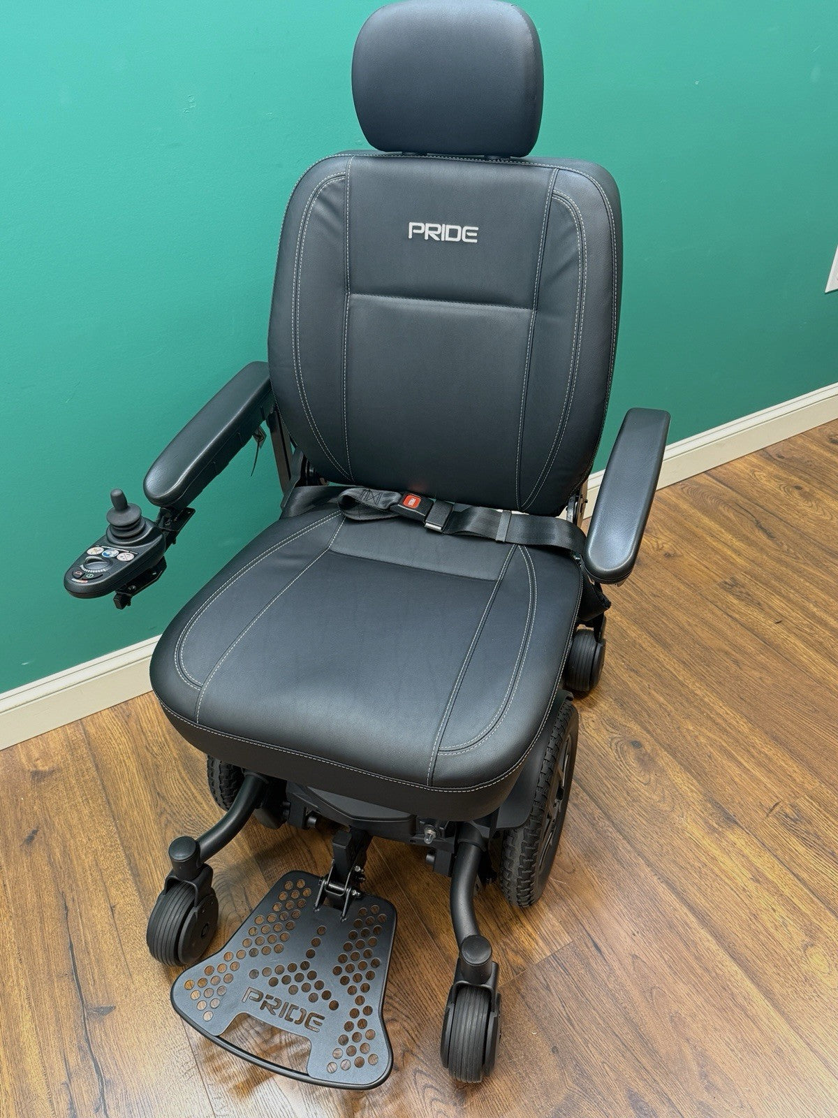 2023 Pride Jazzy 613 EVO Power Wheelchair 20" Wide  x 20" Deep Seat #LM7604