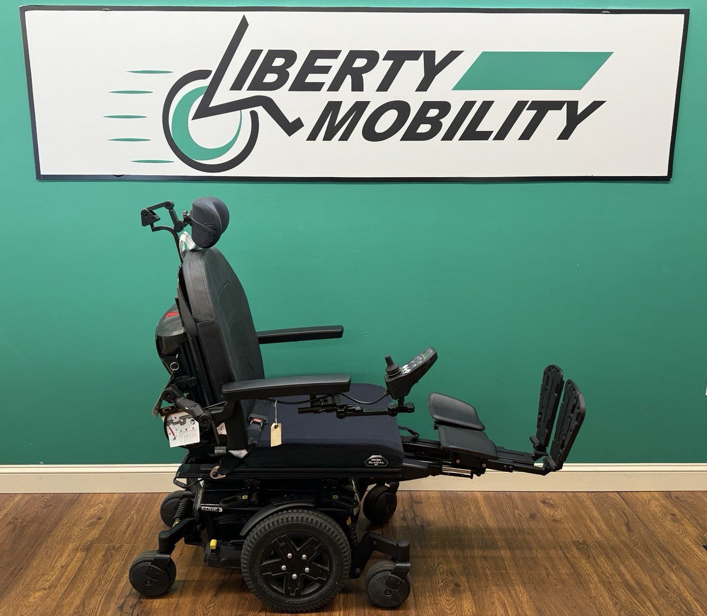 2020 Quantum EDGE 3 Wheelchair w/ Power Tilt & Power Footrest 1.8 miles* #LM7485