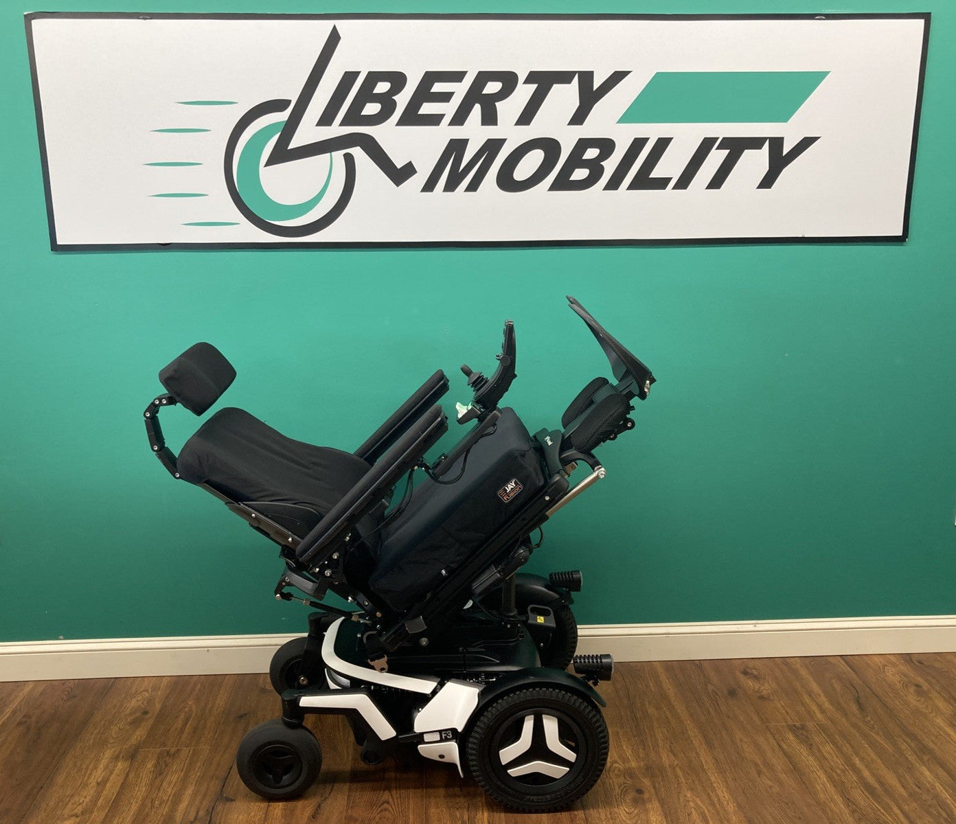 2023 Permobil F3 Wheelchair w/ Power Elevate,Tilt,Recline,Legs LIGHT KIT* LM7611