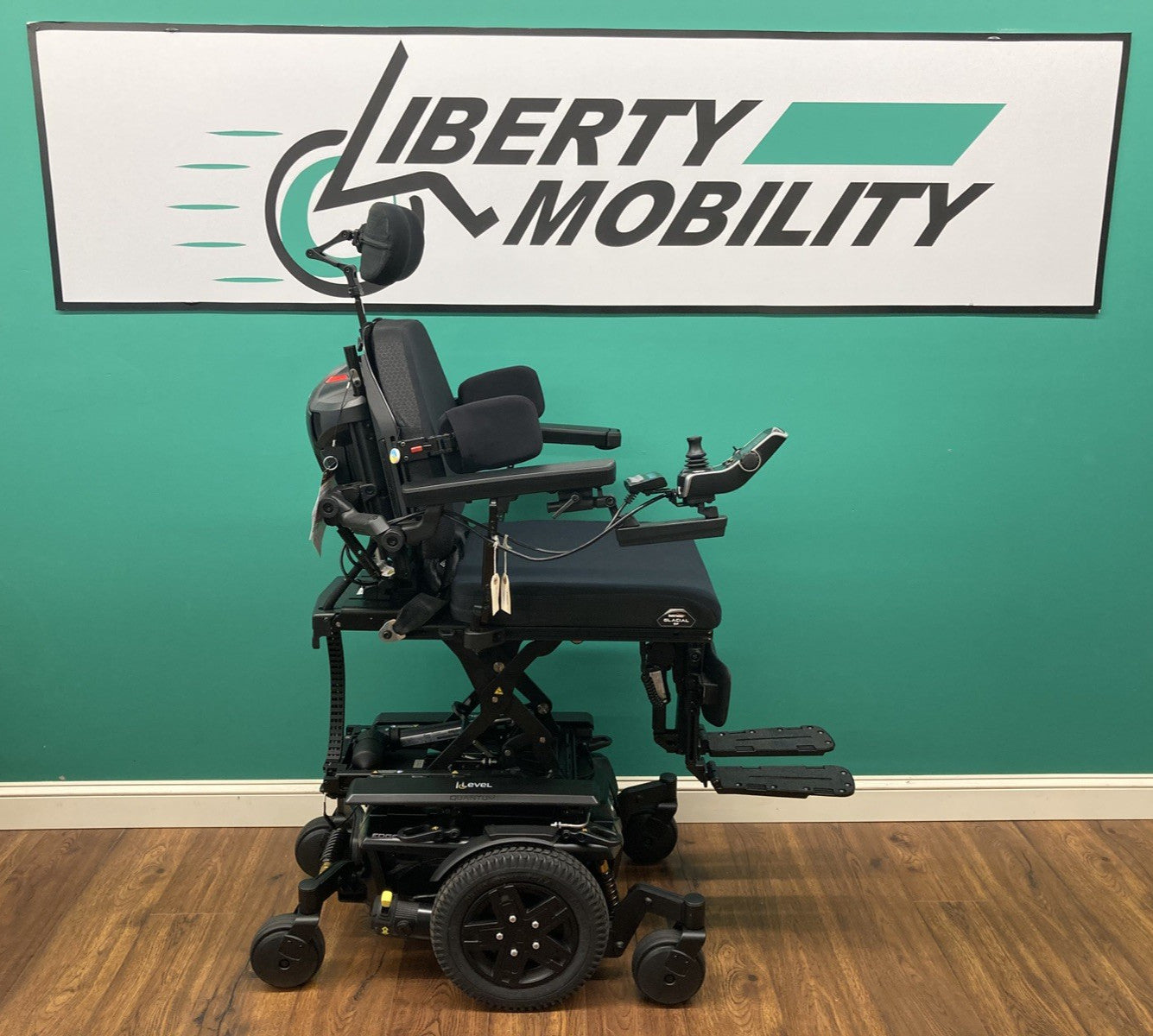 2024 Quantum EDGE 3 Wheelchair -Elevate, Tilt, Recline & Legs 7 miles* #LM7612