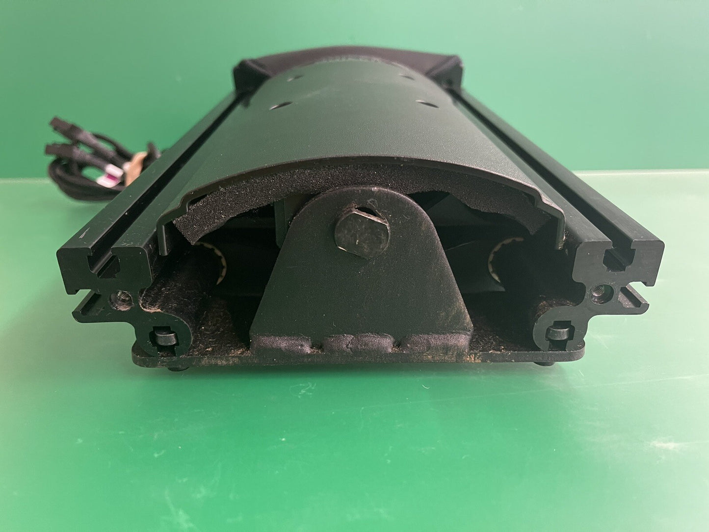 Quickie Center Mount Power Elevating Power Articulating Footrest Assembly #i301