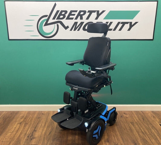 2021 Permobil F3 Wheelchair Power Elevate, Tilt,Recline,Legs LIGHT KIT* 15 MILES