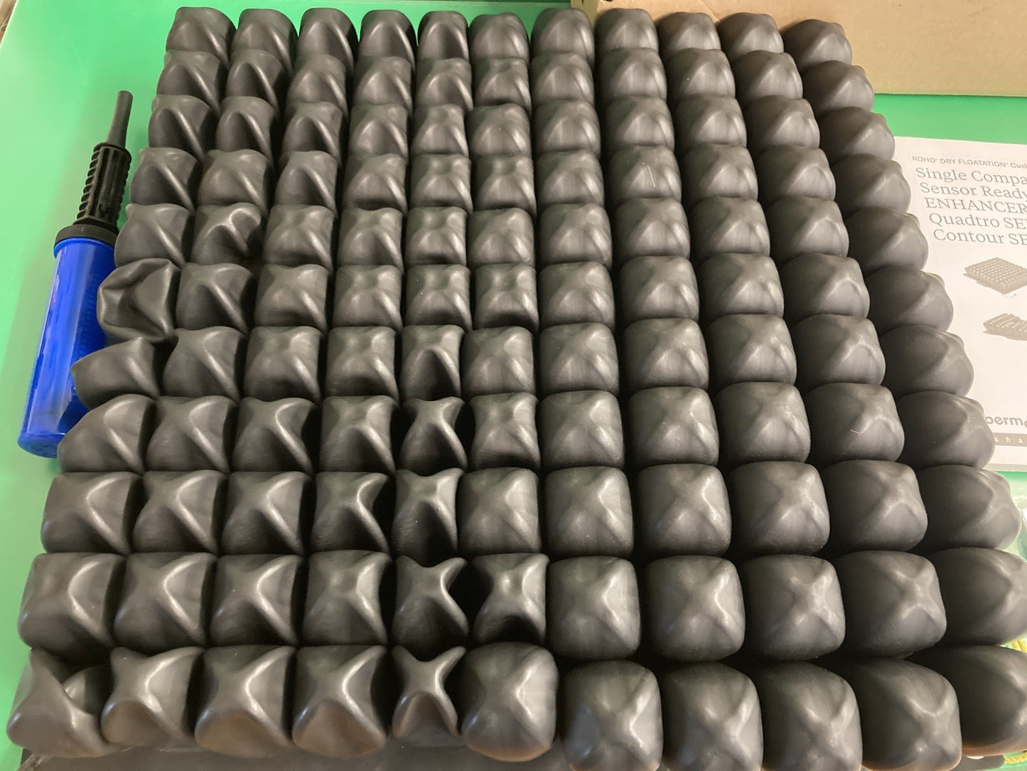 NEW* 2024 Roho Air Cushion w/ Pump & Cover  20" X 20."X 3.25" 2RLGMPC #K690