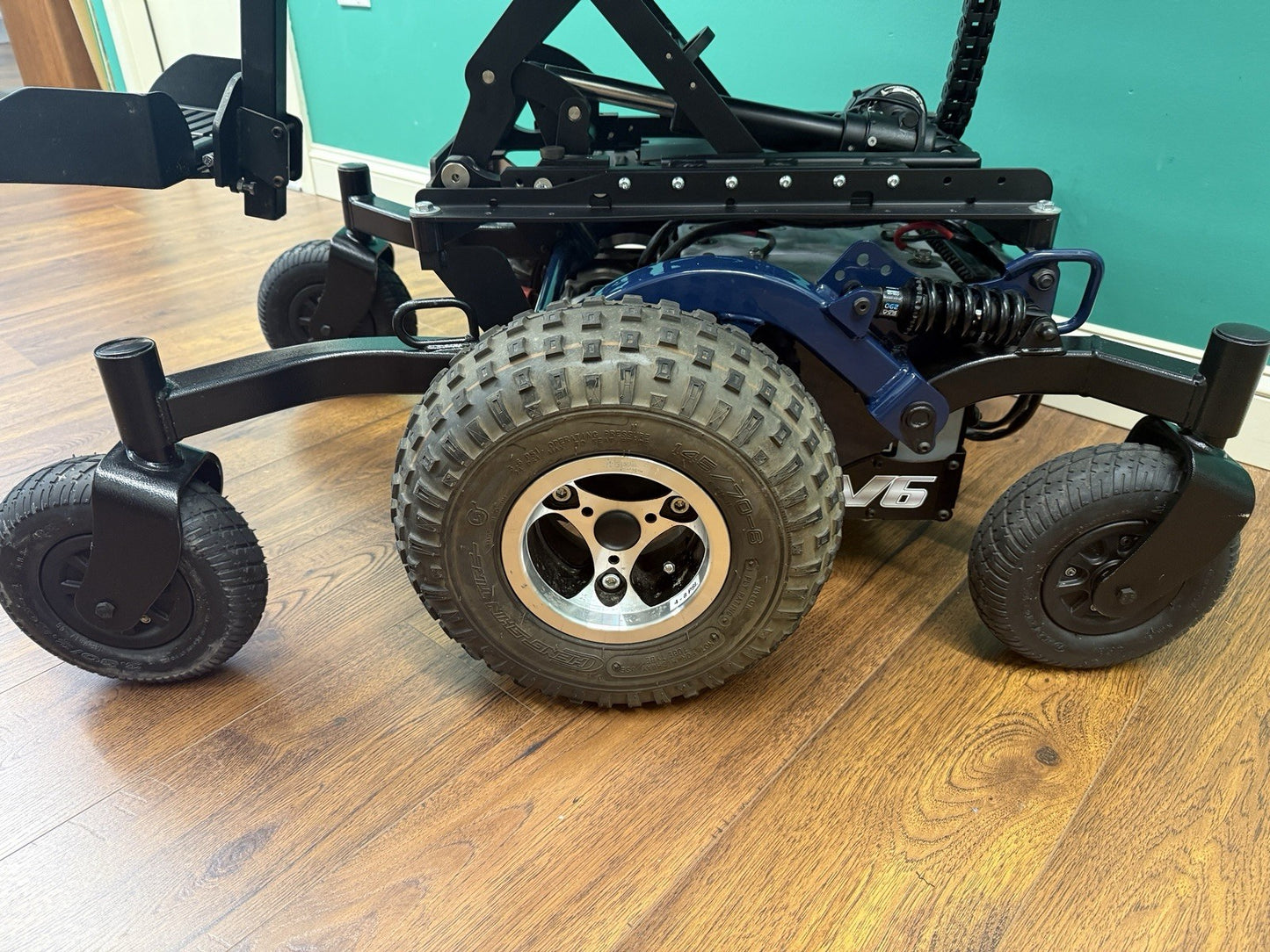 Magic Mobility Frontier V6 All Terrain Wheelchair -Elevate & Tilt  34 mi #LM7613