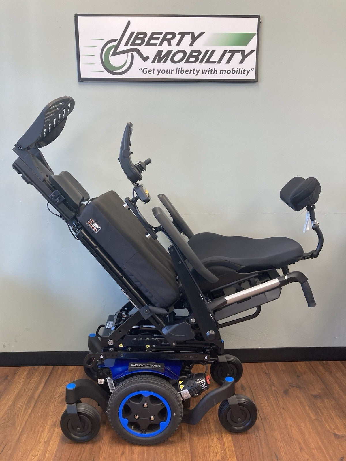 2025 Quickie Q300m Mini w/ Tilt, Elevate, Recline & Footrest ~4 Miles* #7627