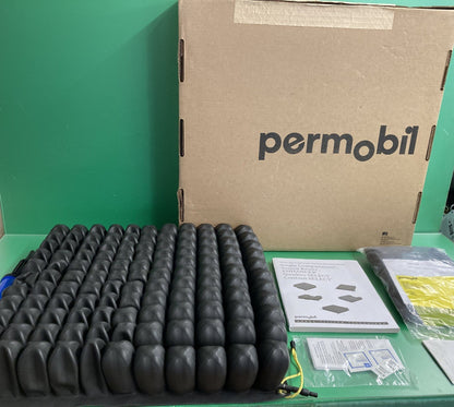 NEW* 2024 Roho Air Cushion w/ Pump & Cover  20" X 20."X 3.25" 2RLGMPC #K690