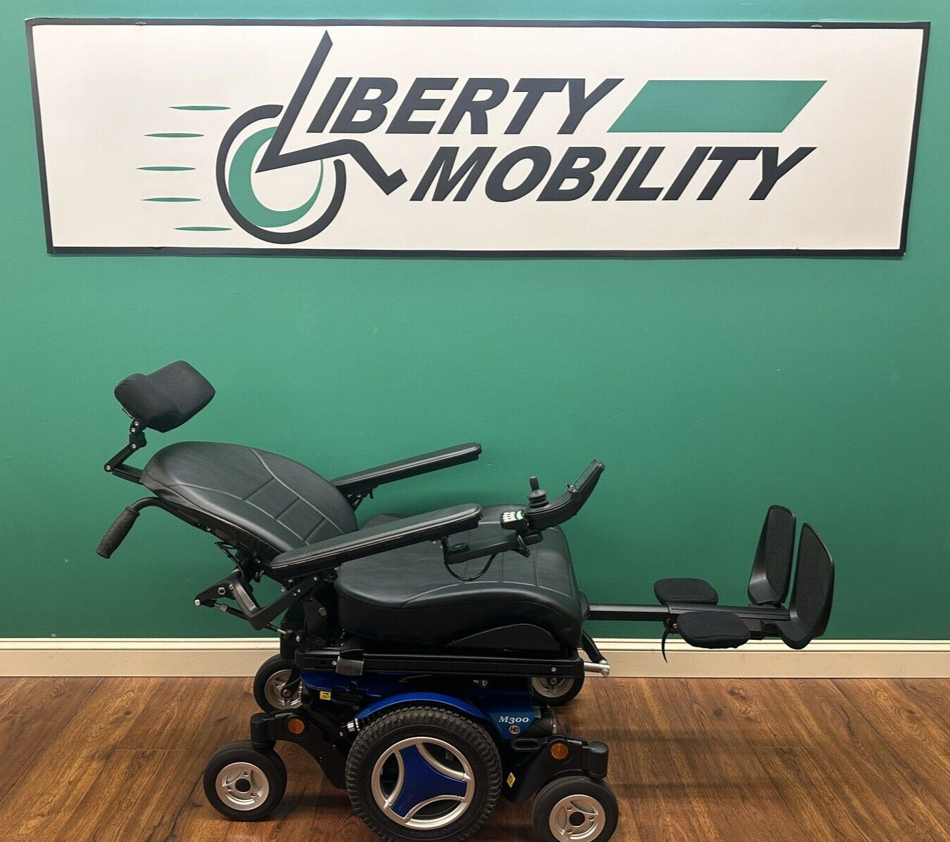 2019 Permobil M300 HD Wheelchair w/ Elevate, Tilt, Recline, Legs 450 LB Capacity