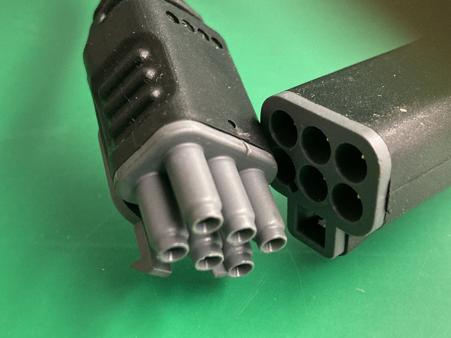 QLogic 3 Base Multiplier Cable Splitter for Quantum Power Wheelchairs #J240