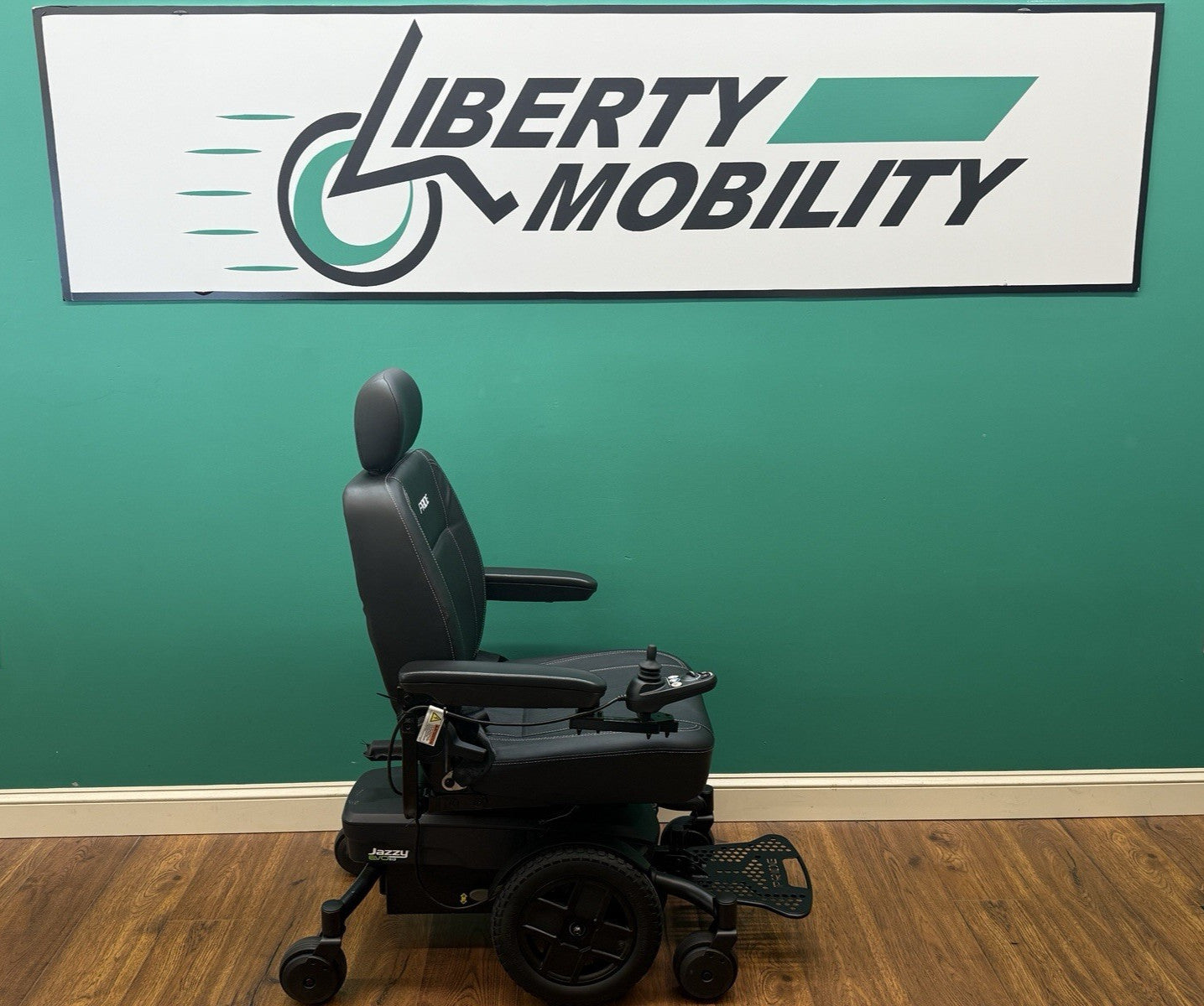 2023 Pride Jazzy 613 EVO Power Wheelchair 20" Wide  x 20" Deep Seat #LM7604
