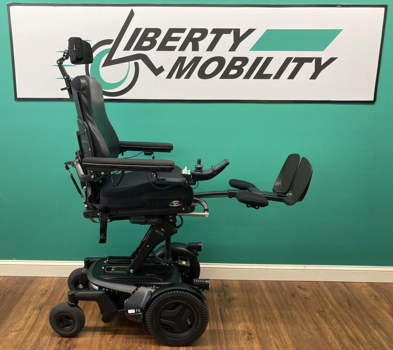 2021 Permobil F3 Wheelchair w/ Power Elevate,Tilt,Recline,Legs LIGHT KIT* LM7607
