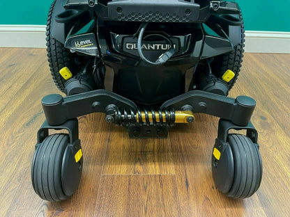 2020 Quantum EDGE 3 Wheelchair w/ Power Tilt & Power Footrest 1.8 miles* #LM7485