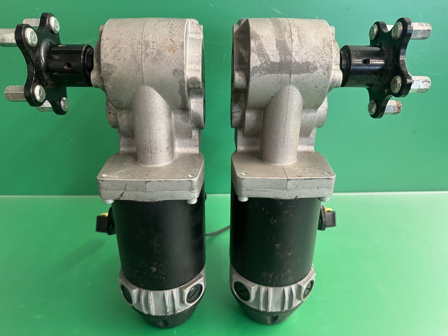 Left & Right Motors for the Quantum Q6 Edge MOT138398 - MOT138399  #i702