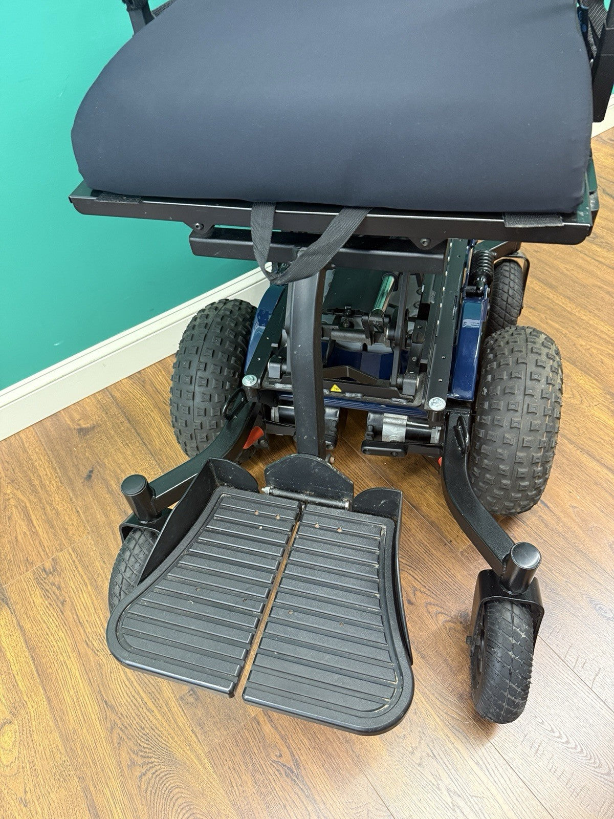 Magic Mobility Frontier V6 All Terrain Wheelchair -Elevate & Tilt  34 mi #LM7613
