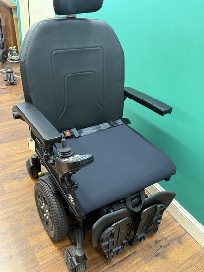 2020 Quantum EDGE 3 Wheelchair w/ Power Tilt & Power Footrest 1.8 miles* #LM7485