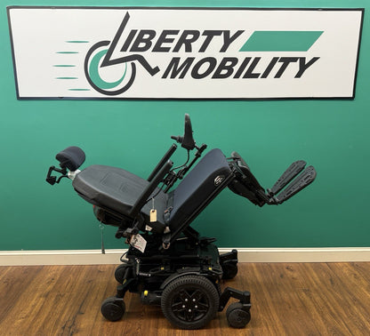 2020 Quantum EDGE 3 Wheelchair w/ Power Tilt & Power Footrest 1.8 miles* #LM7485