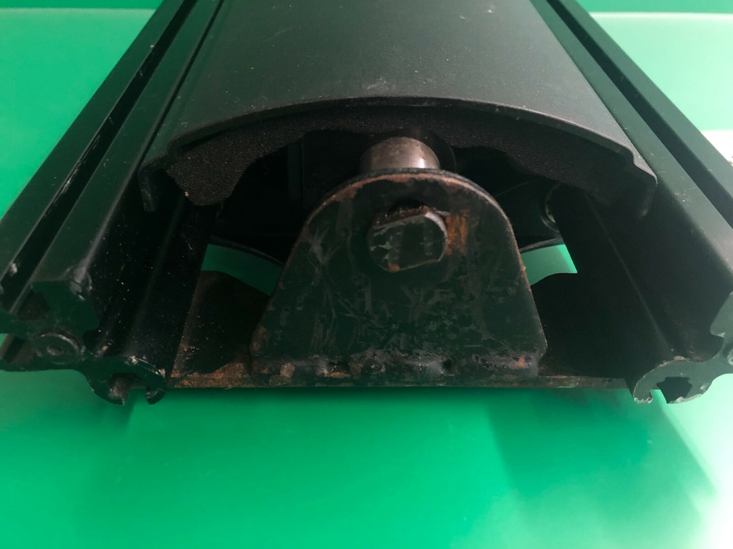 Quickie Center Mount Power Elevating & Power Articulating Footrest Assembly H258