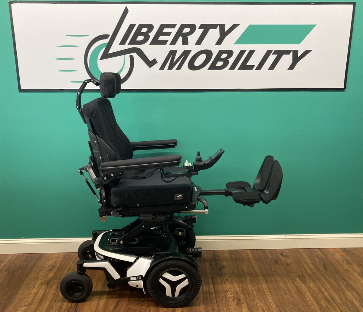 2023 Permobil F3 Wheelchair w/ Power Elevate,Tilt,Recline,Legs LIGHT KIT* LM7611