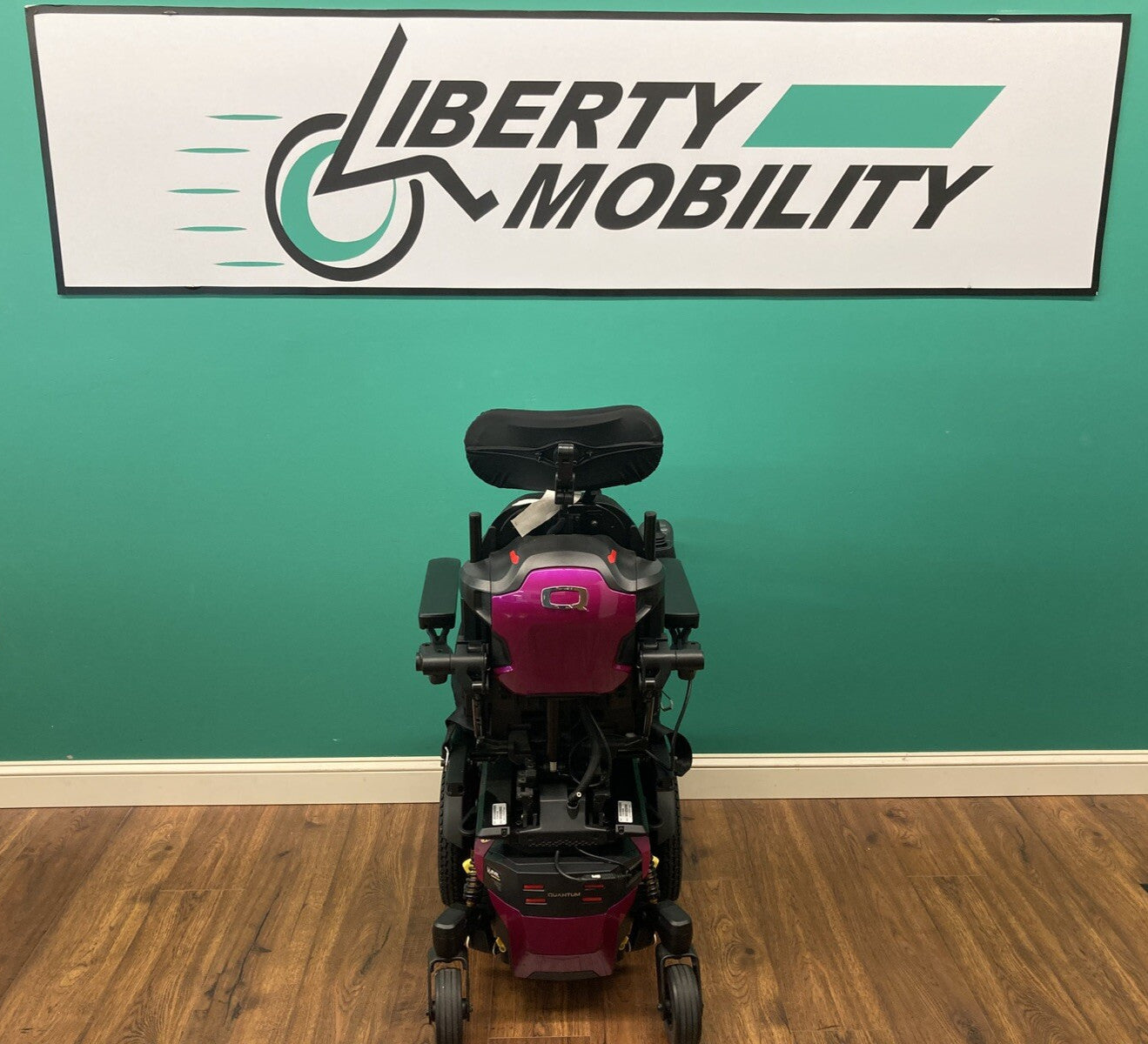 2021 Quantum EDGE 3 Stretto Power Wheelchair w/ Tilt & Legs ~ Lights* #LM7610
