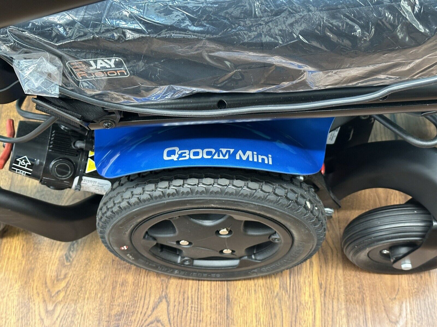 2021 Quickie Q300m Mini w/Power Tilt & 2 Power Footrest Functions 0 Miles* #7504
